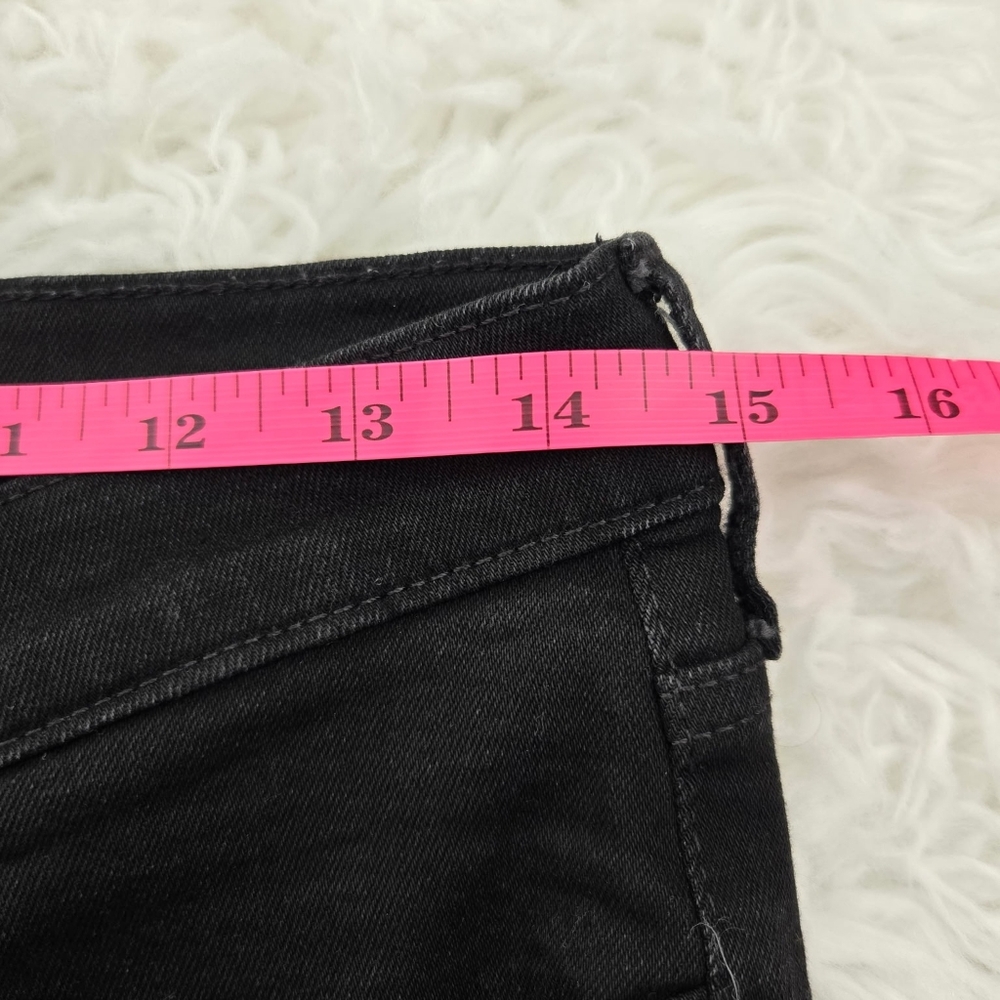 Everlane High Rise Black Ankle Jeans. Size 31. Good preowned condition. - Picture 6 of 10